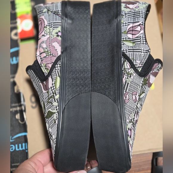 NWOB  Vans old skool stackform floral - Picture 2 of 4